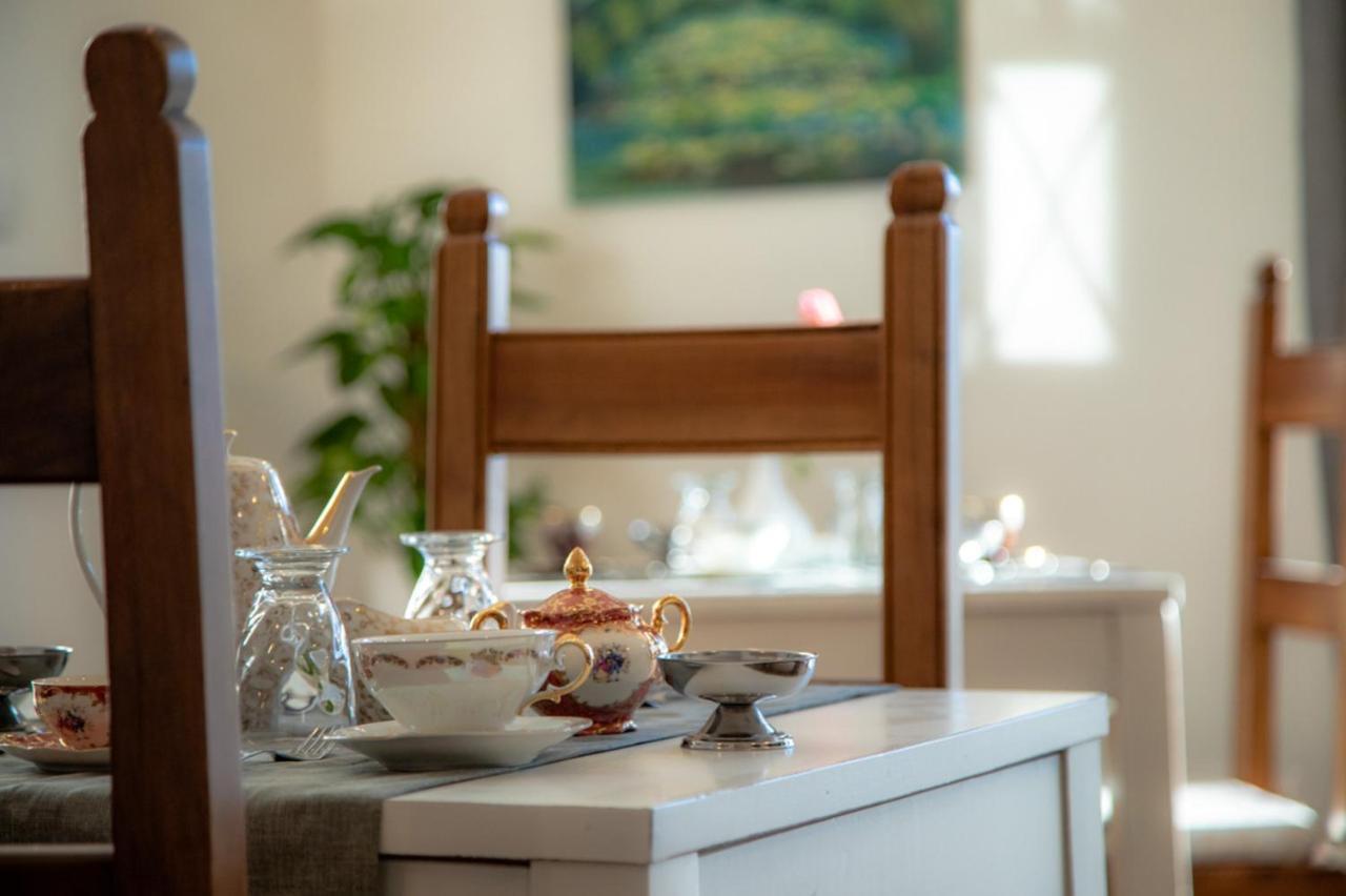 B&B Quattro Stagioni Charme And Wellness Besnate Eksteriør billede