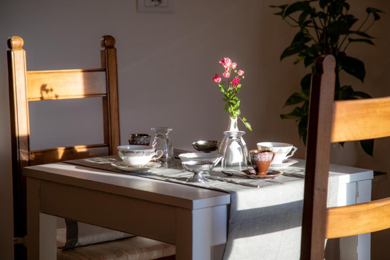 B&B Quattro Stagioni Charme And Wellness Besnate Eksteriør billede